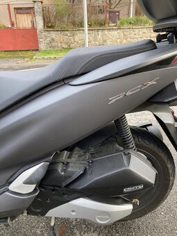 HONDA pcx 125 , 3 800 km najeto - 9