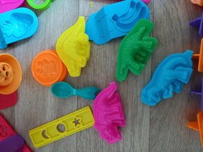 Poštovné 39 Kč Play doh mix, plastelína, přísluš., 50 kusů - 9