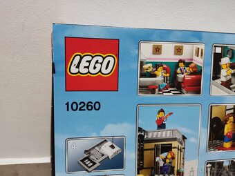 LEGO Creator 10260 Restaurace v centru města - 9