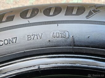 Dodávkové zimní pneu Good Year Ultra Grip Cargo 205/75 R16 C - 9