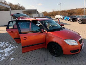 Škoda Fabia 1,6 16V Ambiente,KLIMA,TAŽNÉ - 9