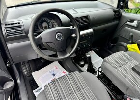 Volkswagen Fox 1,2i , serviska , dobrý stav benzín - 9