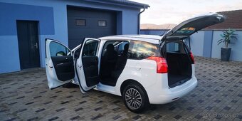 Peugeot 5008 Kombi 1,6 HDI 84kw. SLUŠNÝ STAV - STK DO 8/2025 - 9