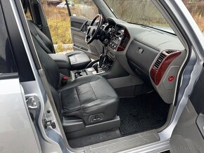 Mitsubishi Pajero 3.2DI-D 130Kw Instyle 7.Míst Automat - 9