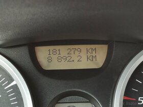 NÁHRADNÍ DÍLY - RENAULT MEGANE 1,9 dCi 96KW, barva NV676 - 9