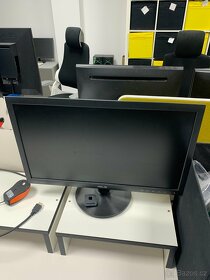 LCD monitor 21 / 22 palců x 6 - 9