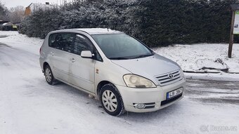 Toyota  Avensis Verso - 9