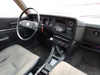 Toyota Corolla Liftback 1.2i rok 1977 - 9