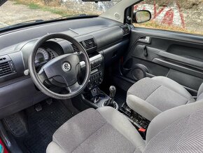 VOLKSWAGEN FOX 1.2i; r.v.2009, serviska, lustrace, nová STK - 9