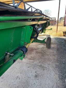 Kombajn sklízecí mlátička John Deere T 560 - 9