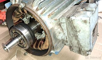Motor s převodovkou 2,2 kw - 9