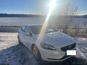 Volvo V40, D2 Drive-E 2.0 Kinetic.R-DESIGN. Vč. zimních pneu - 9