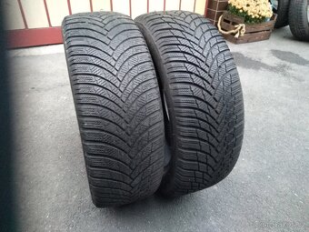 Prodám 2 zimni gumy Firestone 205/55 R17 DOT 3620 - 9