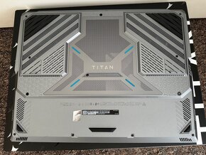 Nejvykonejsi notebook na trhu. MSI Titan 18 HX A14VIG-071CZ - 9