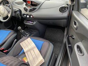 Renault Twingo 1,2i,r.v.2013,černá,serviska,stk - 9