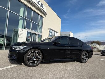 BMW rad 7 750i xDrive A/T - 9