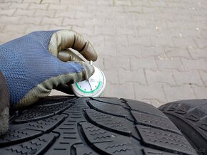 235/55/18 zimní pneu bridgestone - 9