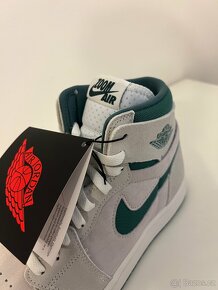 Nike Air Jordan 1 - 9