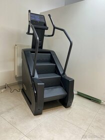 Technogym Artis Step Black edition- schodový trenažer - 9