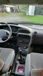 CHRYSLER VOYAGER 2.4 - 9