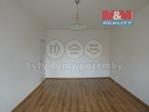 Pronájem bytu 2+1, 50 m², Postoloprty, ul. Marxovo náměstí - 9