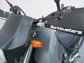 SUZUKI DR 650 SE - 9