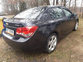 Chevrolet Cruze 1,6 83 kw benzín,12/2009, 151 tkm - 9