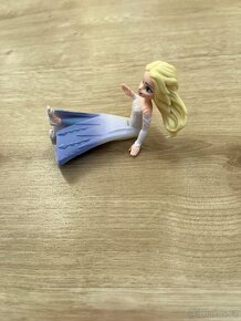 Figurka Elsa a Anna Frozen Ledové království Hasbro. - 9