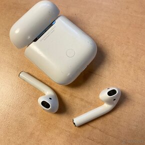 Apple AirPods 2 - 9