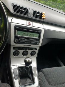 VW Passat 2.0 tdi variant combi - 9