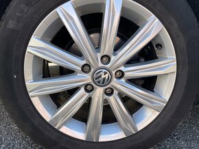 VW Touran Highline 2.0 TDI -odpočet DPH - 9