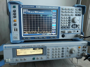 Signálový generátor Rohde Schwarz SML02 9kHz- 2,2GHz +option - 9