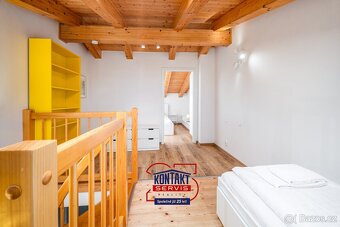 Nabízíme k prodeji zařízený mezonetový apartmán 2+kk, 73 m2  - 9