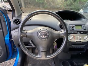 Toyota Yaris 1.0 VVT-i 50kW klima tažné el.okna 2003 - 9