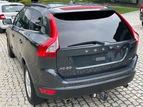 Volvo XC60 2.4D 5VÁLEC 4x4 AUT NAV ODPOČET DPH NAVI SERVISKA - 9