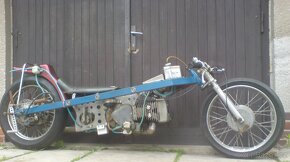 starý závodní motocykl na sprint dragster jawa čz koště DKW - 9