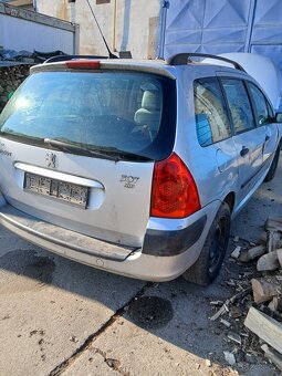 Peugeot 307 combi 1.6 Hdi 66kw,rok 2006 veskere dily - 9