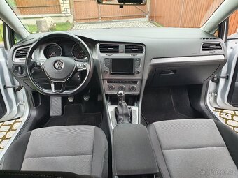 VOLKSWAGEN GOLF 1.6 TDI SERVISKA, DPH, NAVI, MOC KRÁSNÝ.... - 9