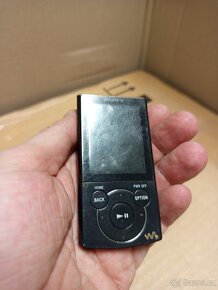 SONY WALKMAN - 9