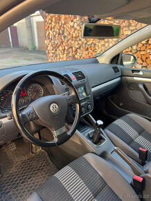 benzínový VW Volkswagen Golf 5 133000km 1.4-16v 59kW Golf V - 9