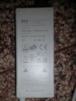 Vysoké reklamní svítící makety židle - 2 kusy - 9