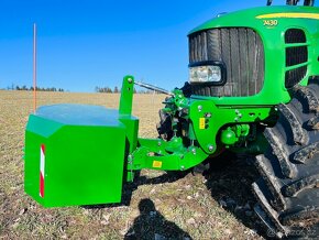 Přední tříbodový závěs METALPLAST pro traktory John deere. - 9