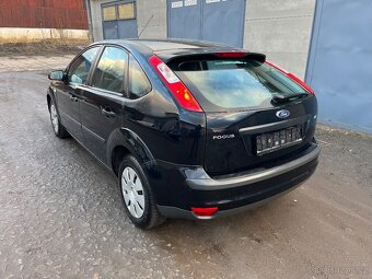 Ford Focus 1.4 benzin r.v.2007 pouze 113Tkm km - 9