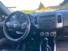 Mitsubishi Outlander 2 - 9