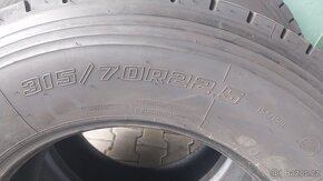 Prodám zimní 2 x pneu Fulda 315/70R22.5 154/150 L - 9