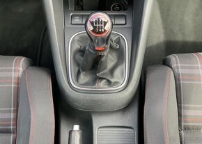 Volkswagen Golf 2.0GTi 155kw NAVI KLIMA ALU manuál 155 kw - 9