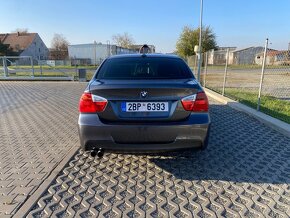 BMW E90 330 xi xDrive - 9