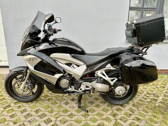 Honda vfr 800 crossrunner - 9