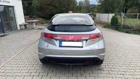 Honda Civic, 2,2 i CTDI 103 kW //RV 2/2006 - 9