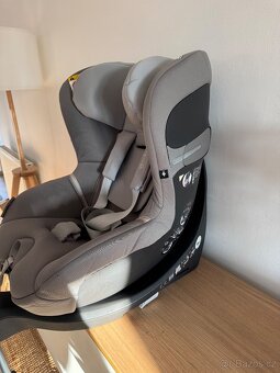 Otočná autosedačka Cybex Sirona S i-Size - 9